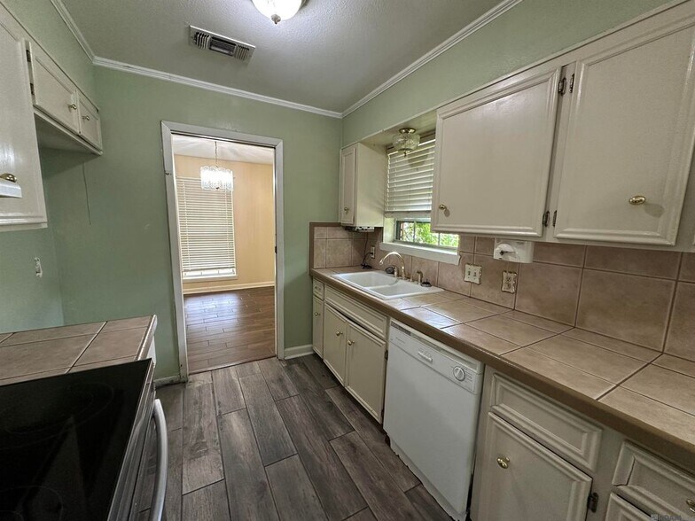 Building Photo - 4212 Rue Splendeur