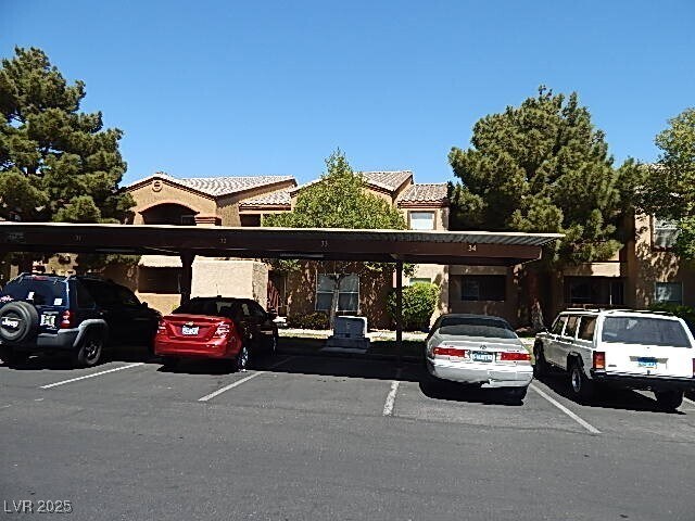 Building Photo - 5055 W Hacienda Ave