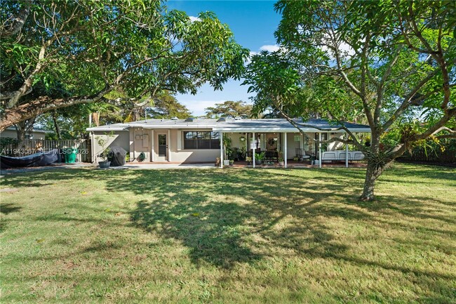 Building Photo - 16102 SW 98th Ave