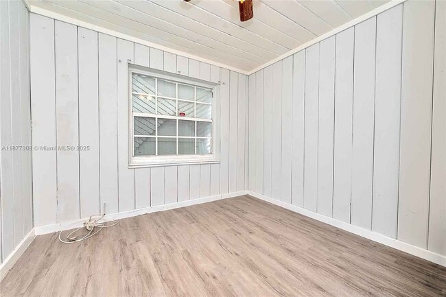 Building Photo - 6130 SW 32nd St