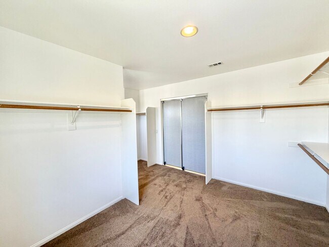 Building Photo - Spacious 3 Bedroom Home with Loft, Large Backyard & 2 Car Garage