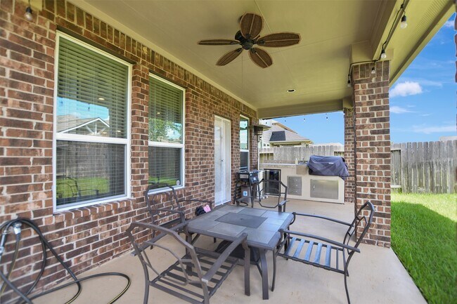 Building Photo - 18226 Russett Green Dr