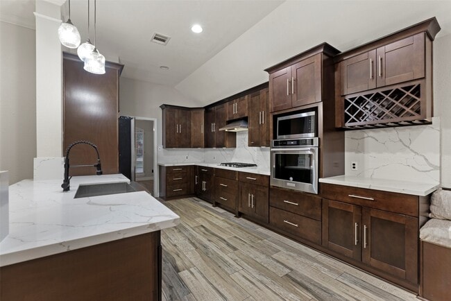 Building Photo - 30 Crestview Trail