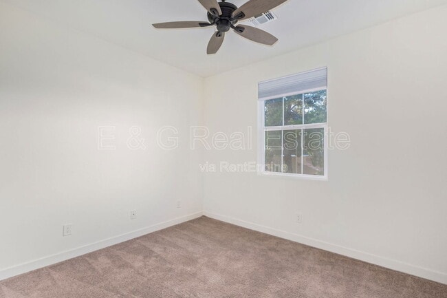 Building Photo - 3218 W Glendale Ave