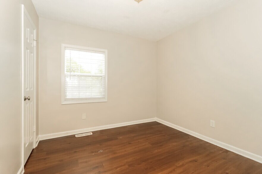 Building Photo - 5224 Brough Ln