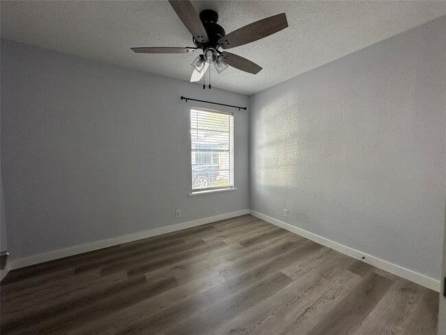 Building Photo - 4412 Gillis St