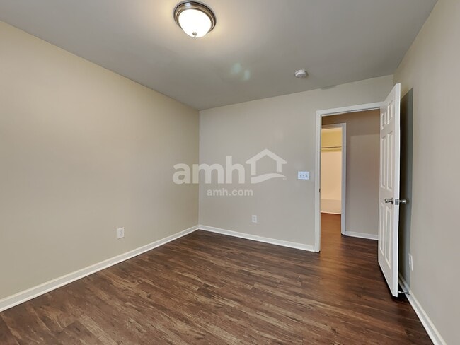 Building Photo - 926 Wolf Pack Way