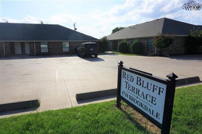 Primary Photo - Red Bluff Terrace