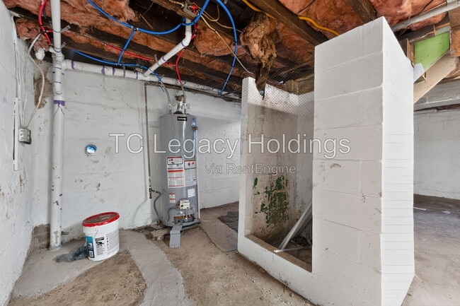 Building Photo - 200 Reeves Ave