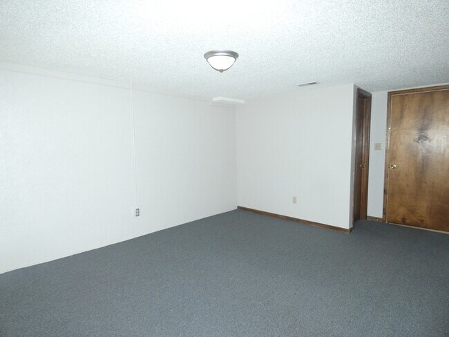 Building Photo - Beautiful Duplex in Gladstone, MO!