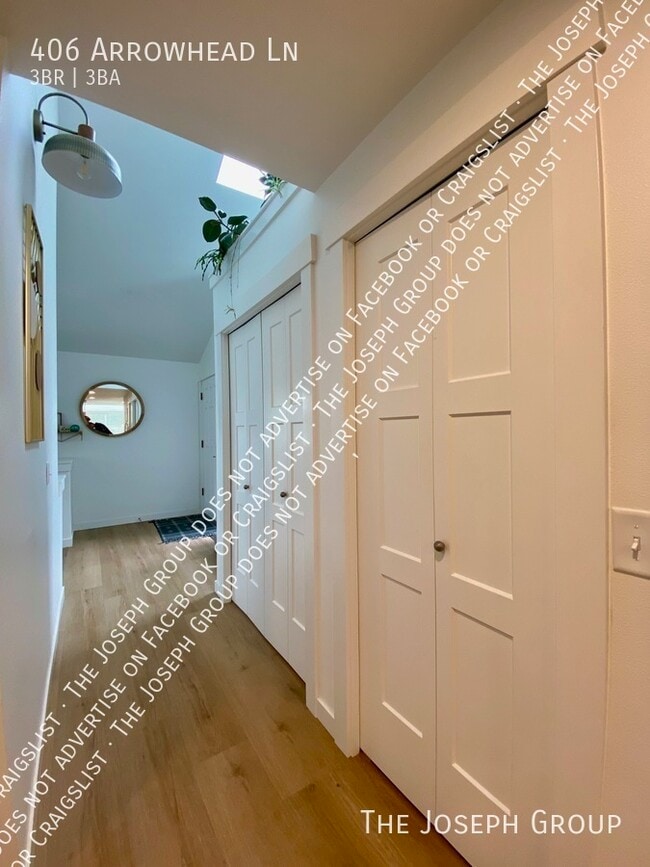 Building Photo - 406 Arrowhead Ln