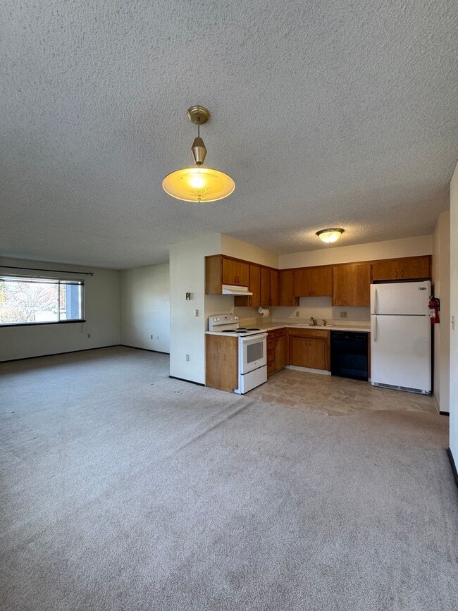 Building Photo - 500 W 12th Ave