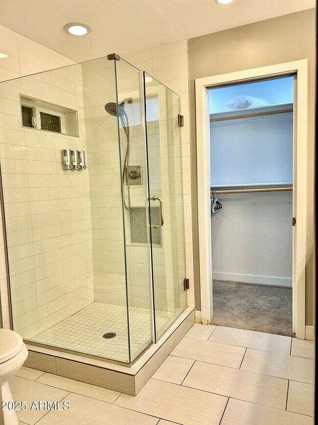 Building Photo - 7635 E Verde Ln