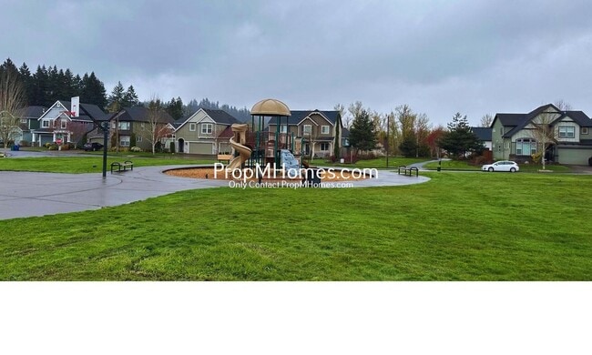 Building Photo - Spacious Four-Bedroom Gem with a Bonus Room to Spark Your Imagination!