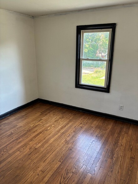 Building Photo - 3181 Ames Ave
