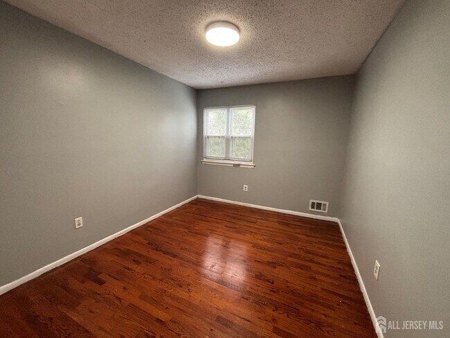 Building Photo - 577 Berlant Ave
