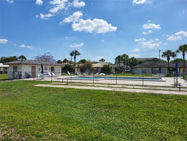 Building Photo - 208 Oakmont Pkwy