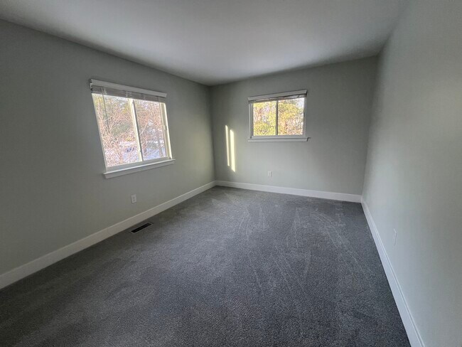 Building Photo - 53 Ember Ln