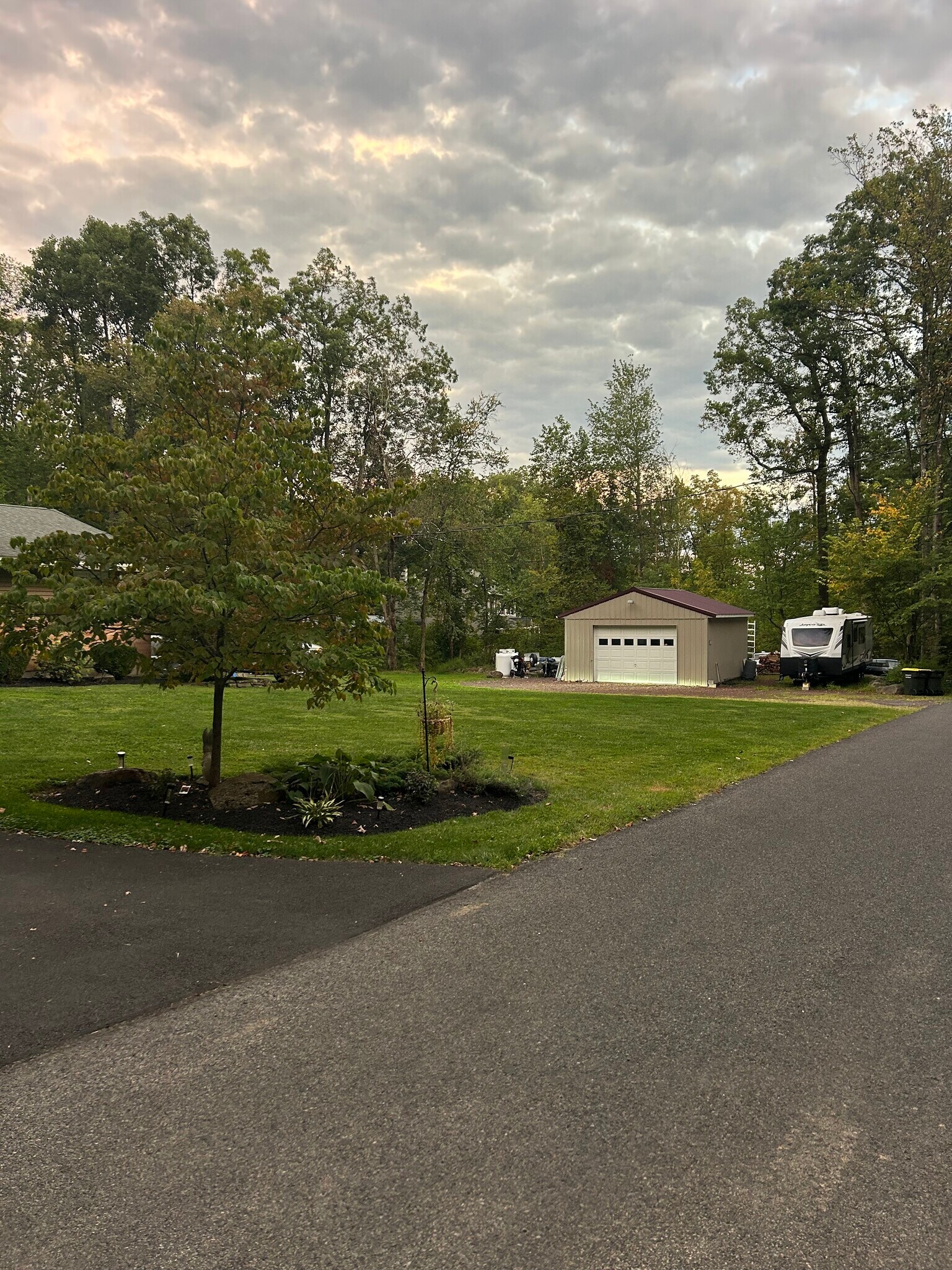 Building Photo - 2043 Quarry Rd