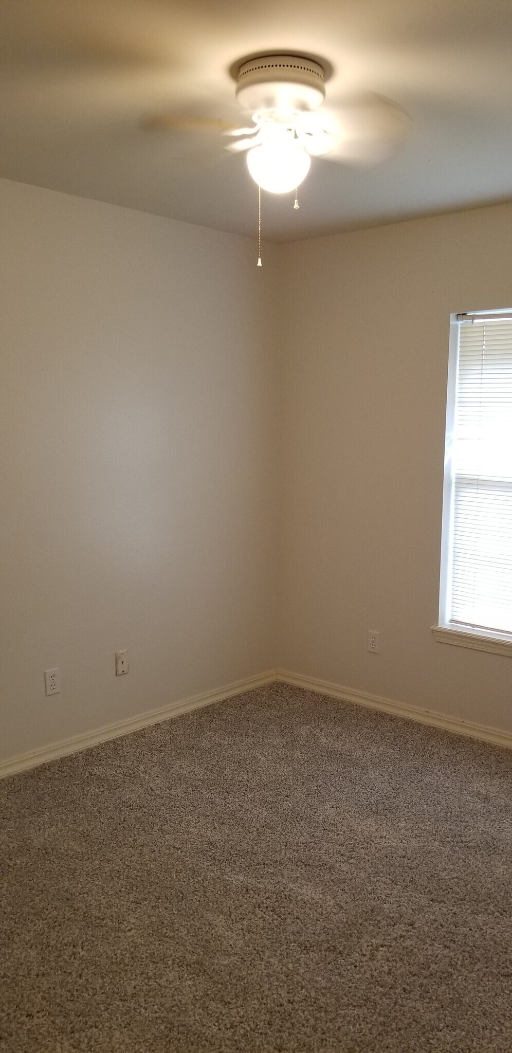Building Photo - 1603 Williamsburg Dr