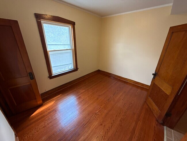 Building Photo - 3029 N Christiana Ave