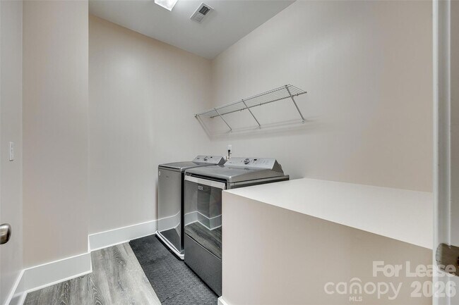 Building Photo - 799 Herrons Ferry Road