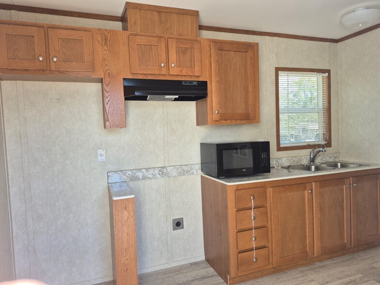 Building Photo - 2924 Dover Ln