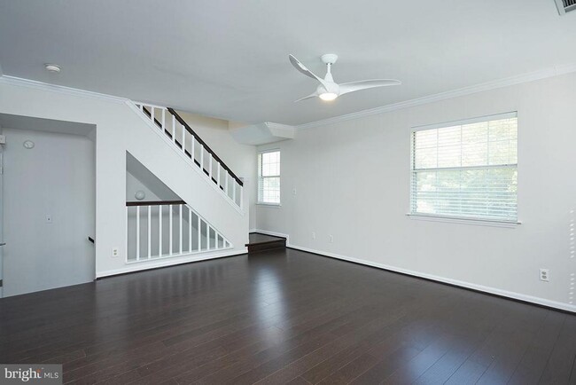 Building Photo - 5700 Chapman Mill Dr