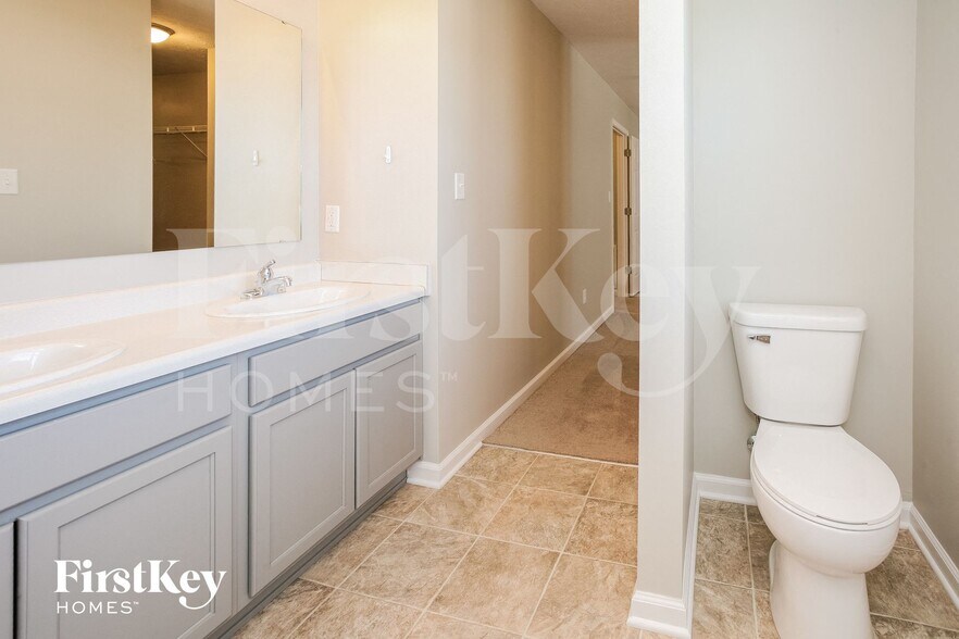 Building Photo - 8107 Grove Berry Way