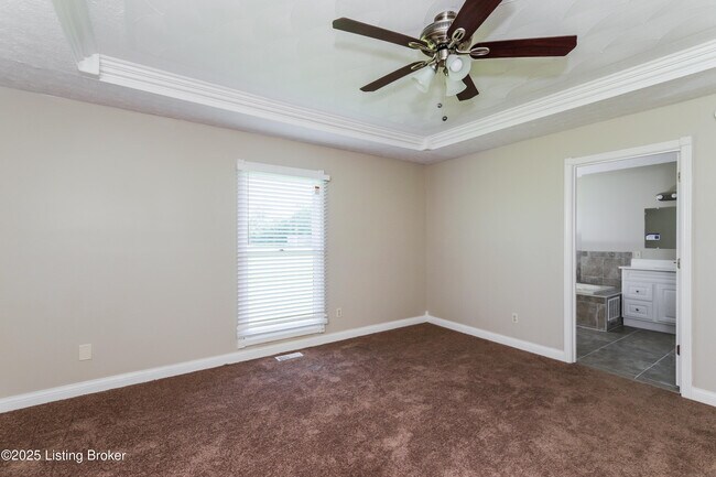 Building Photo - 300 Wava Dr