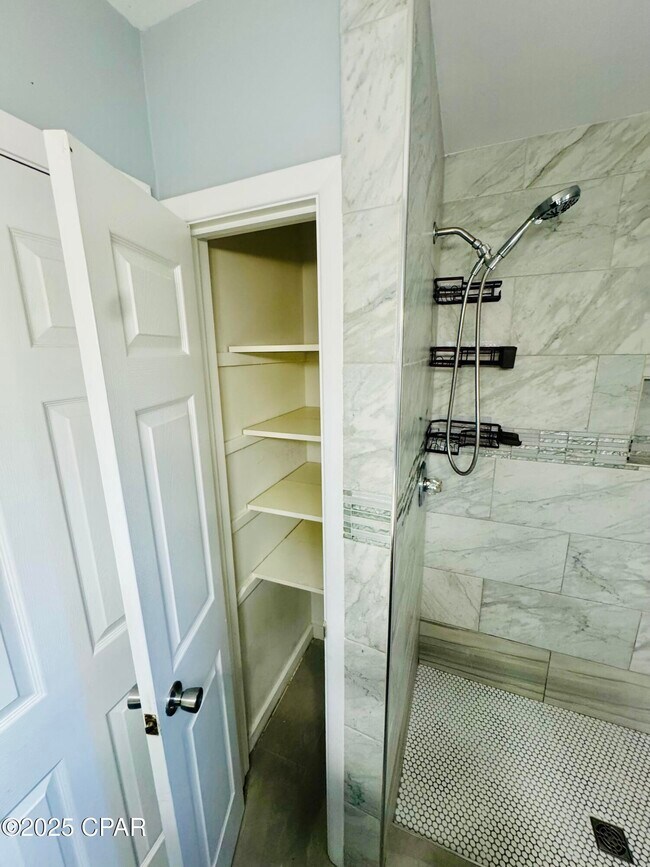 Building Photo - 1606 Fairland Ave