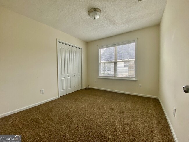 Building Photo - 225 Wembley Dr