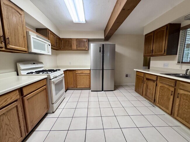 Building Photo - 3031 S Flamingo Way