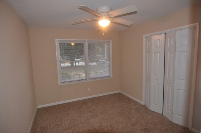 Building Photo - Charming Conrex Home Available Today!