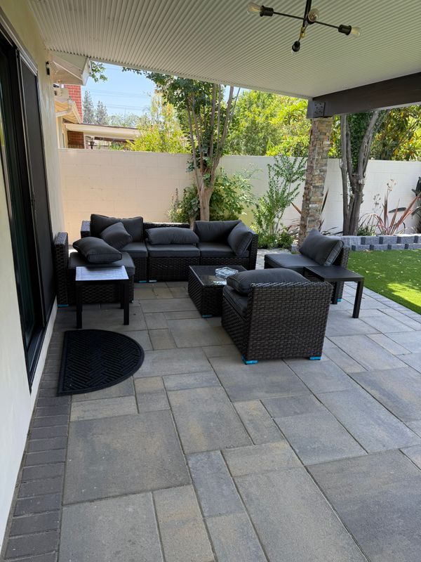 Building Photo - 7627 Encino Ave