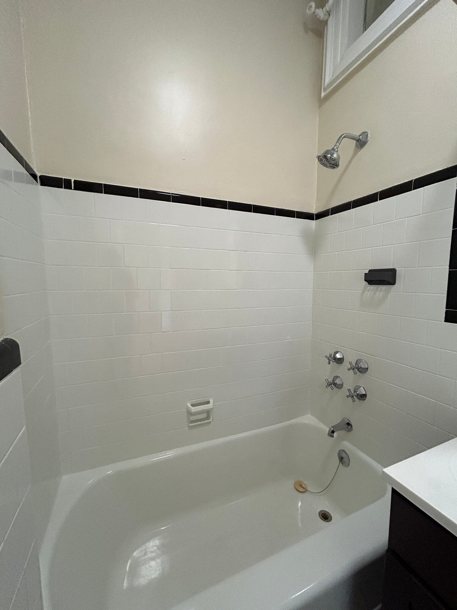 Building Photo - 1470 Beacon St