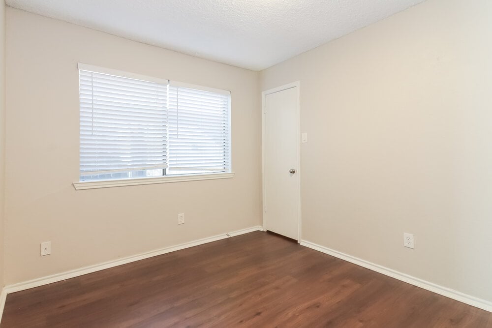 Building Photo - 1141 Paintbrush St