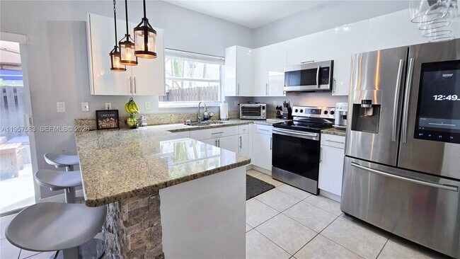 Building Photo - 5109 SW 141st Ave