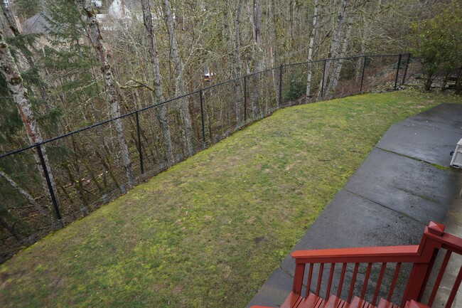 Building Photo - Beautiful NW Portland Heights 4 bedroom