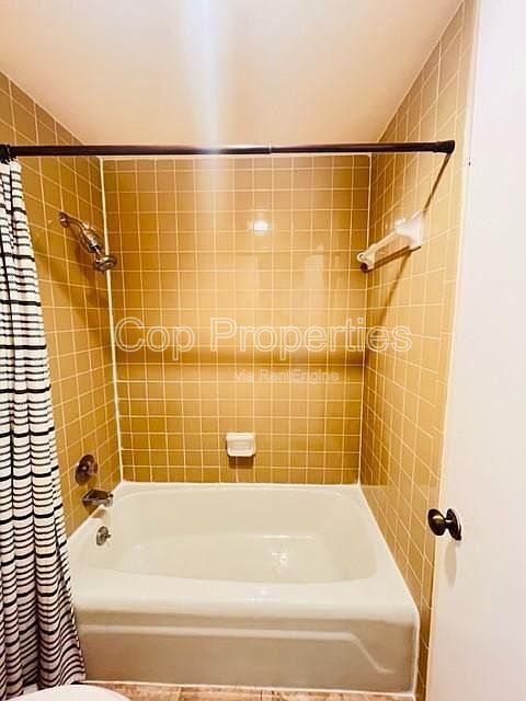 Building Photo - 3678 Hidden Dr