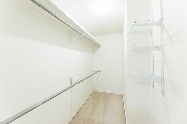 Building Photo - 10104 Englewood Ave