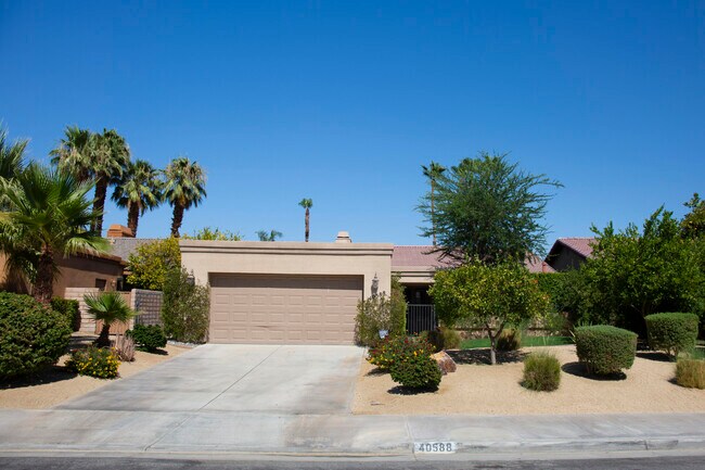 Primary Photo - 40588 Clover Ln