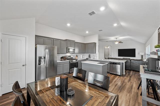 Building Photo - 424 Pollyann Trl