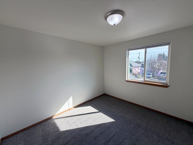 Building Photo - 1139 2nd St NW