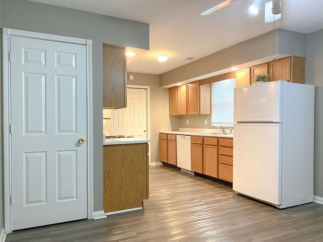 Building Photo - 2 bedroom 1 bath