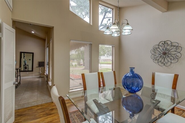 Building Photo - 6614 Winkleman Rd