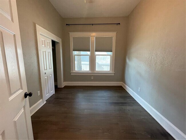 Building Photo - 1932 W Spruce St