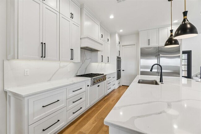 Building Photo - 2109 Wiregrass Dr