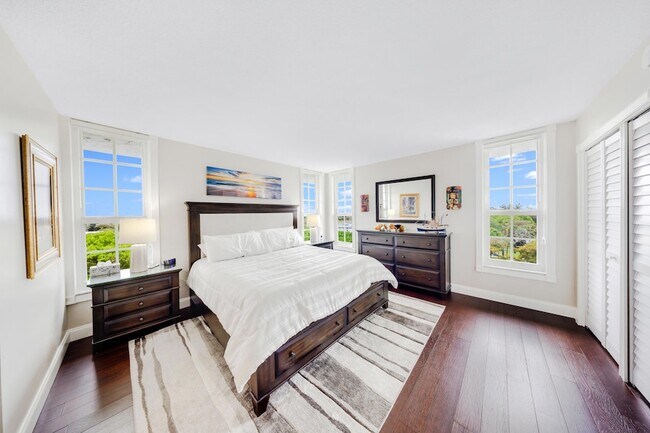 Building Photo - 3051 N Course Dr