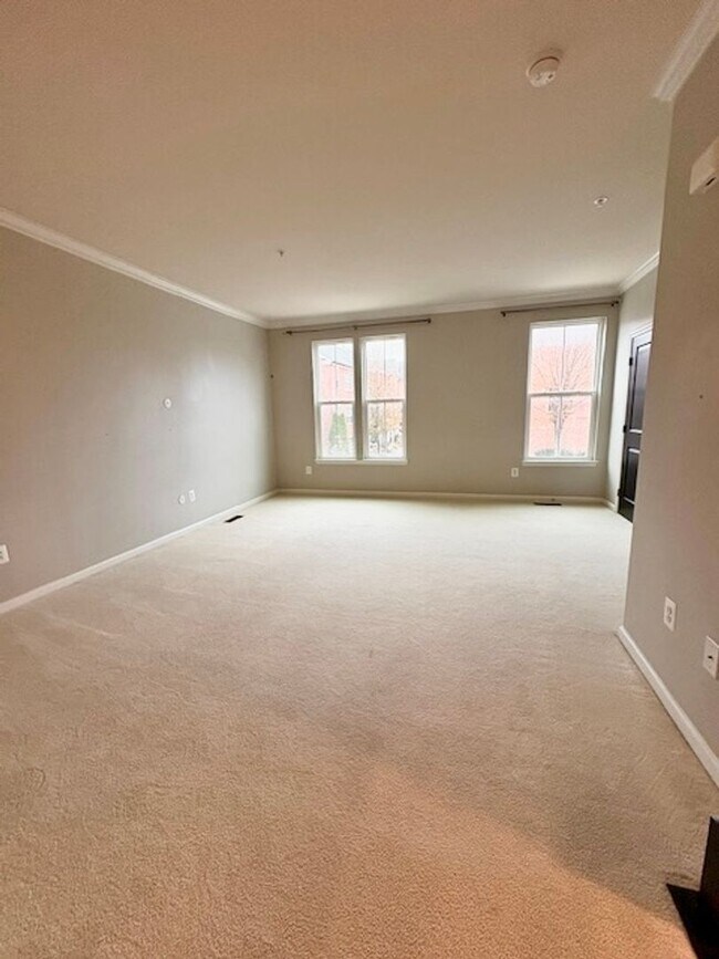 Building Photo - 3542 Spring Street S